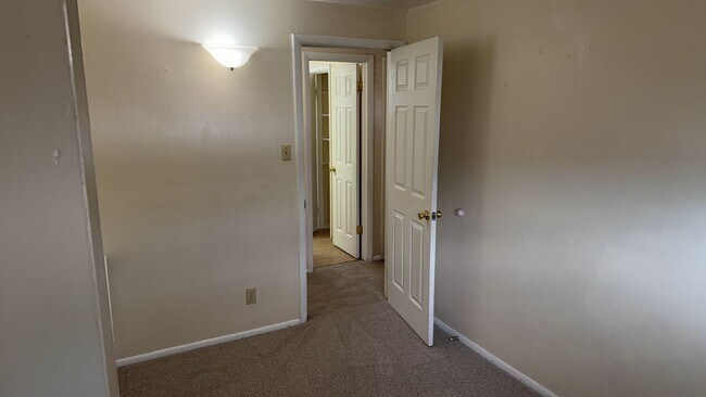 Building Photo - single family home