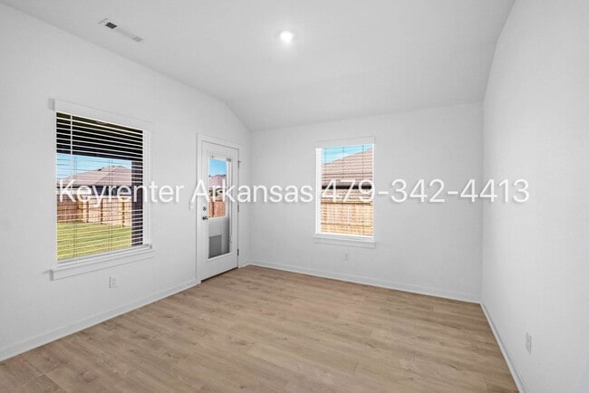Building Photo - Bright, Open & Beautifully Designed 3-Bedroom Home