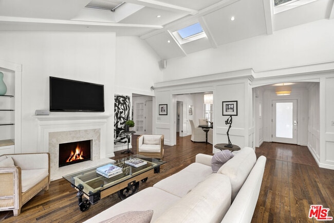 Building Photo - 2761 Hutton Dr