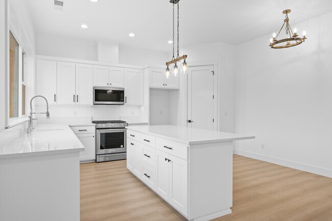 Building Photo - 109 Golf View Dr