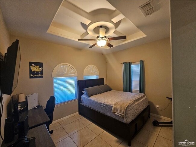 Building Photo - 21 Radiant Ln