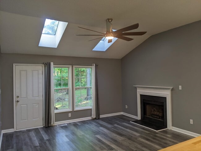 Building Photo - 408 Patriot Pl