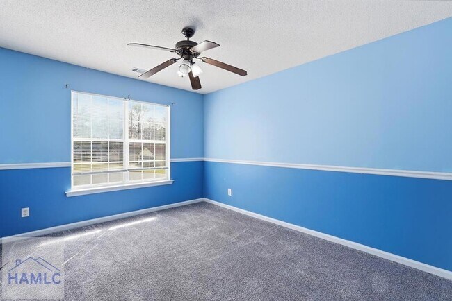 Building Photo - 22 Avocet Way