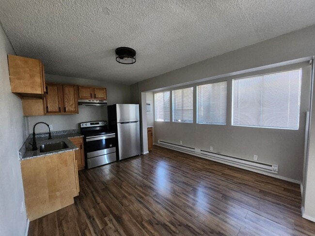 Building Photo - 2505 Muriel St NE