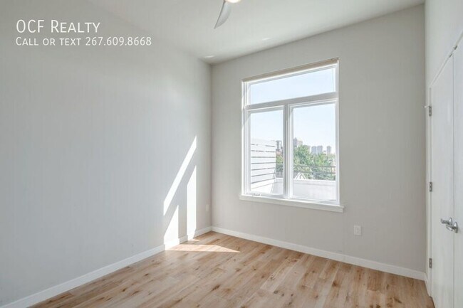Building Photo - 412 S 13th St