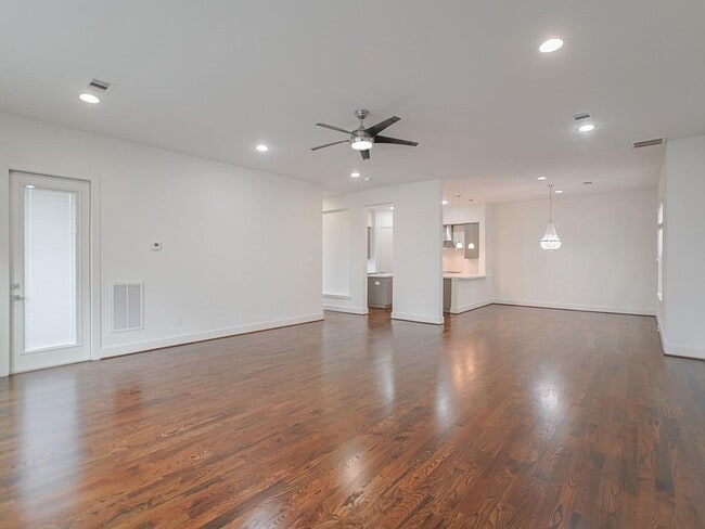 Building Photo - 2004 Rosedale St