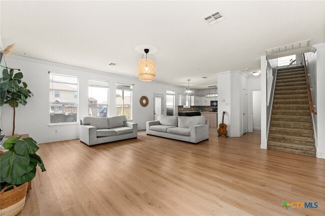 Building Photo - 504 E Little Dipper Dr