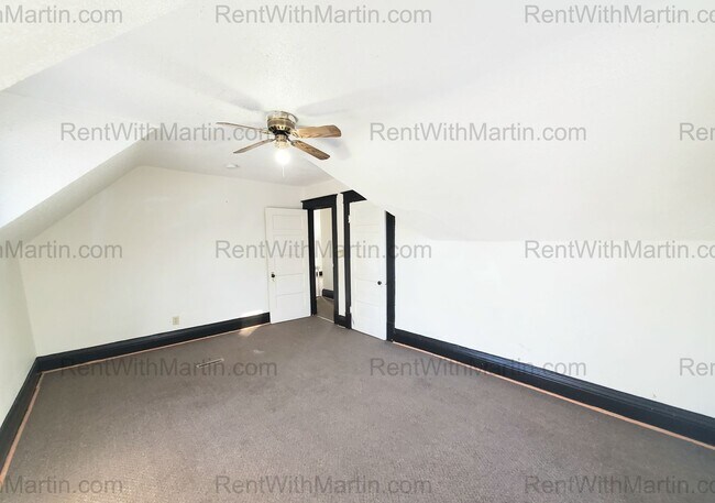 Building Photo - 1020 Columbia St