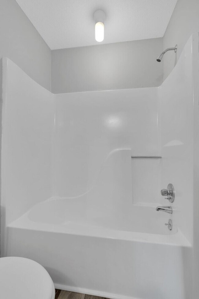 Building Photo - 2270 Ermine Dr