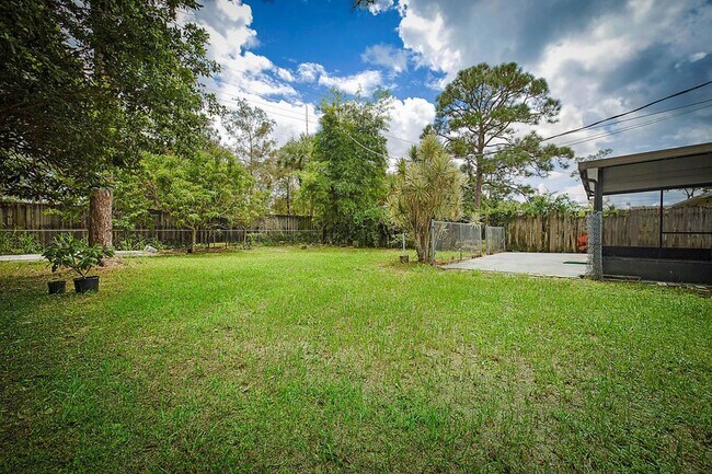 Building Photo - 2346 Caroma Ln