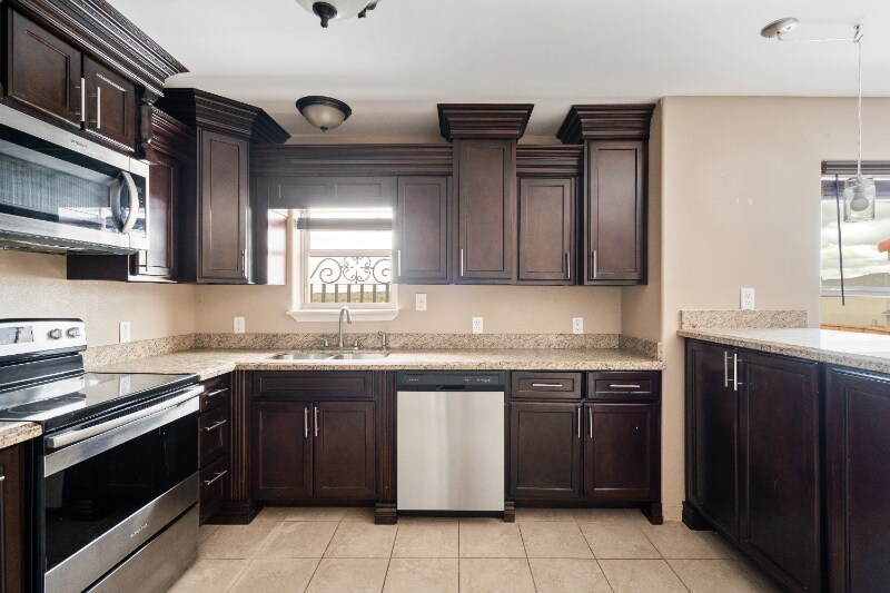 Building Photo - 110 Colorado St