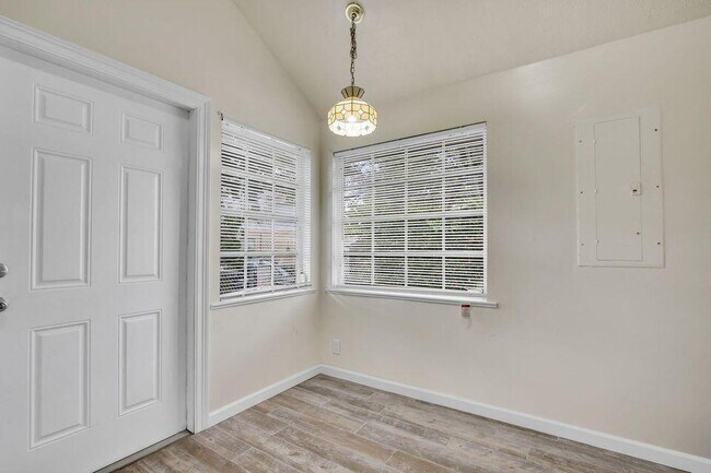 Building Photo - 315 N K St