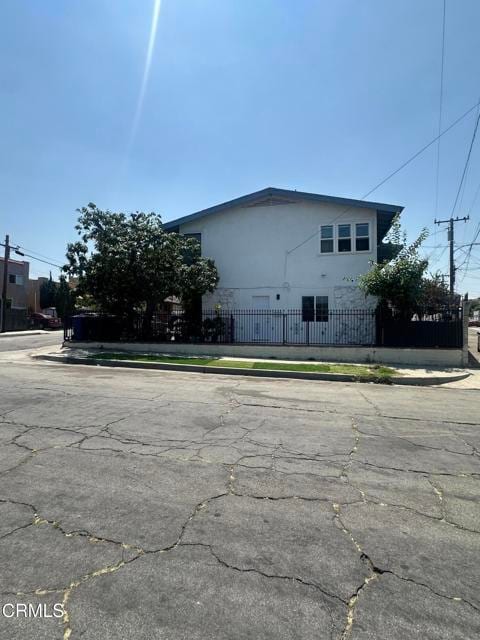 Building Photo - 1441 N Carmelita Ave
