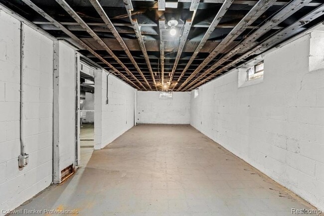 Building Photo - 19412 Sussex St