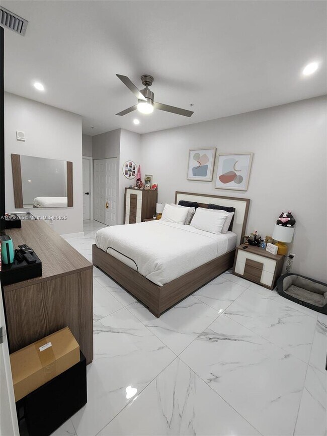 Building Photo - 8363 NW 41st St