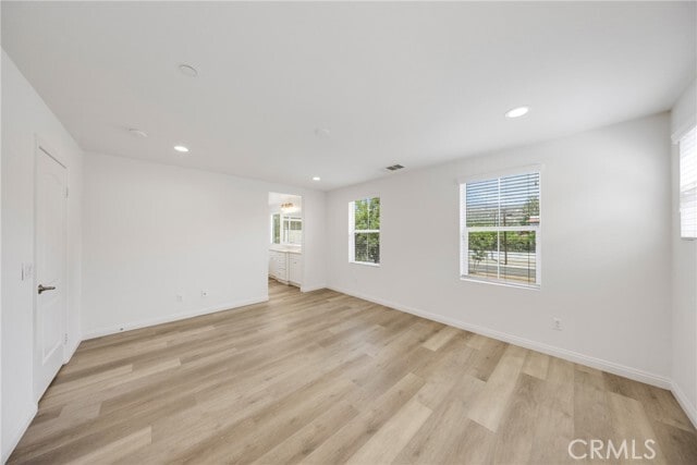Building Photo - 751 Huron Pl