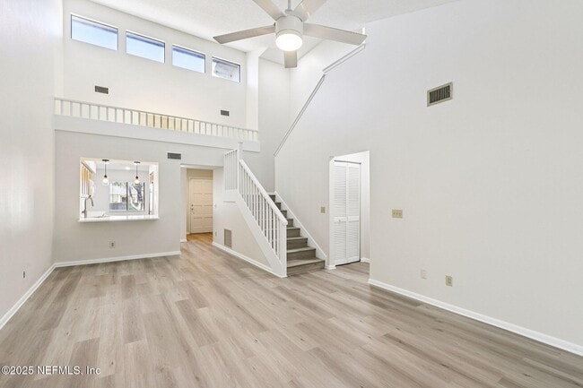 Building Photo - 144 La Pasada Cir W