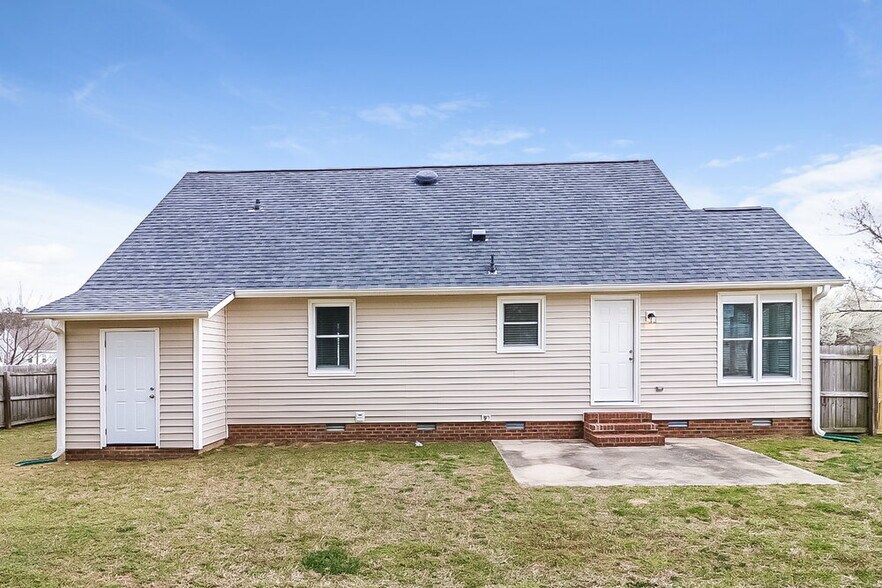 Building Photo - 4 Olde Charles Towne Ct