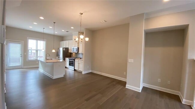 Building Photo - 4426 Kerrington Ave