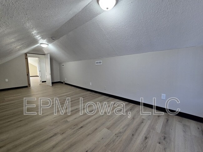 Building Photo - 1125 N Barclay St