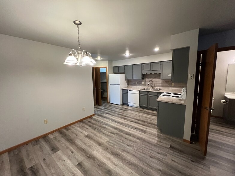 Building Photo - 113 Edwards St