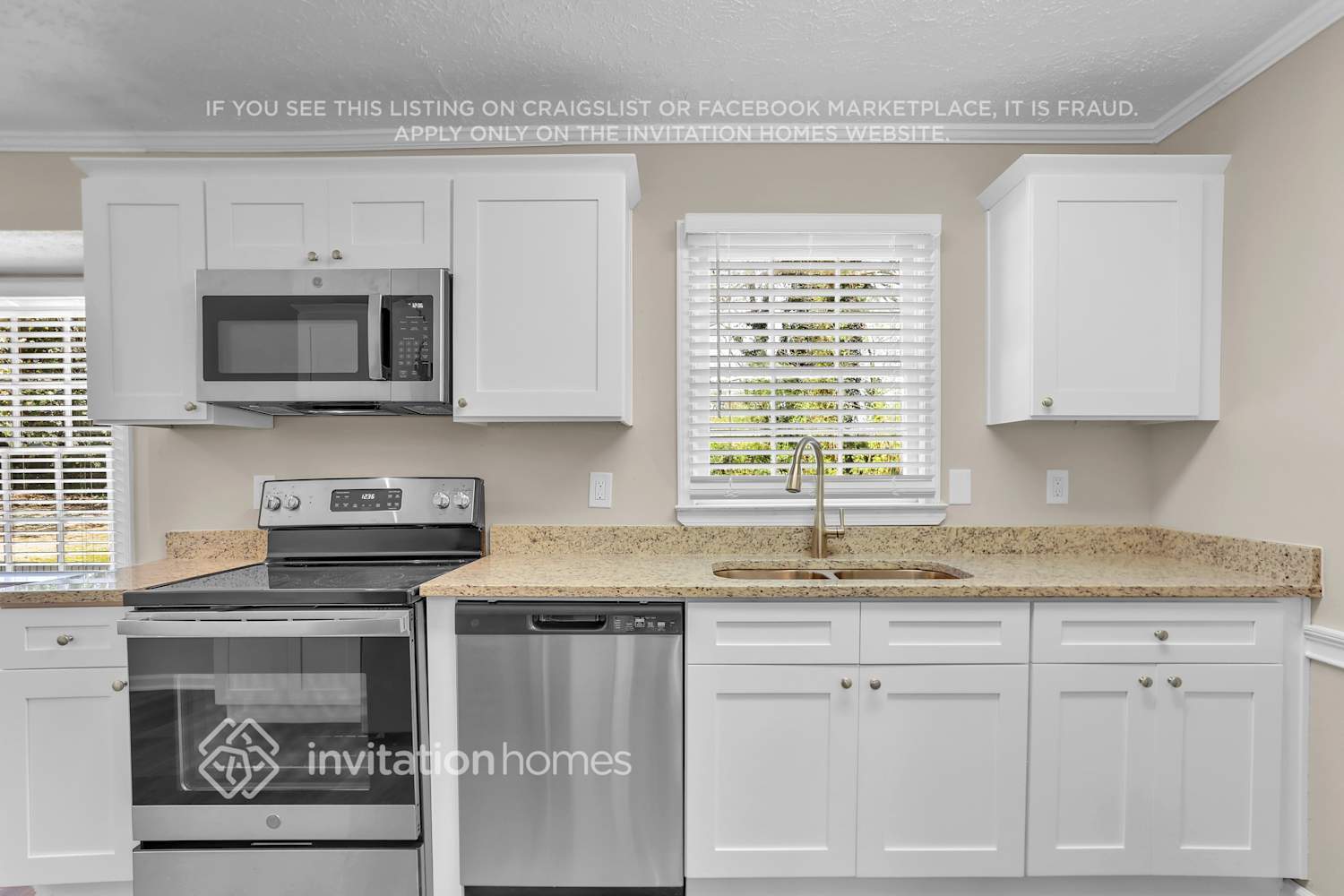 Building Photo - 4011 Colonial Dr SW