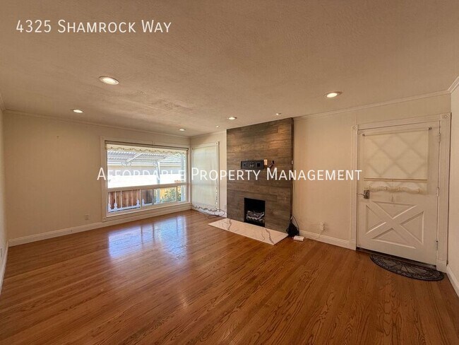 Building Photo - 4325 Shamrock Way
