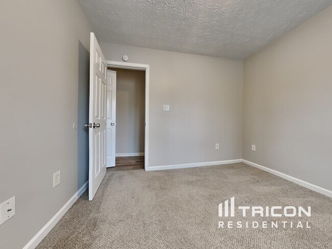 Building Photo - 431 Bridgeport Pl