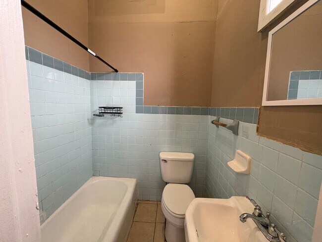 Building Photo - 171 Orange St