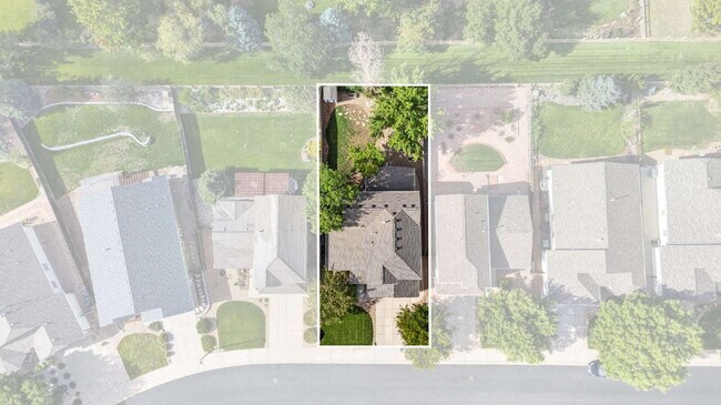 Building Photo - Spacious 4 Bed, 3 Bath Home in the Heart Of Parker, Colorado!