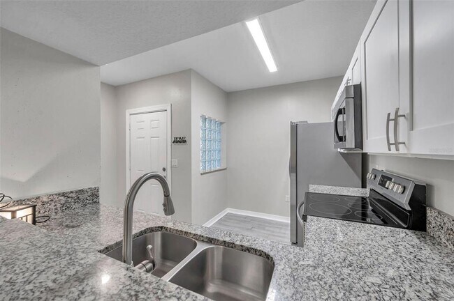 Building Photo - 6449 Cypressdale Dr