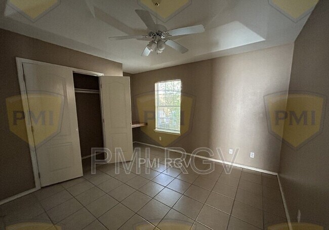 Building Photo - 3113 Carson St