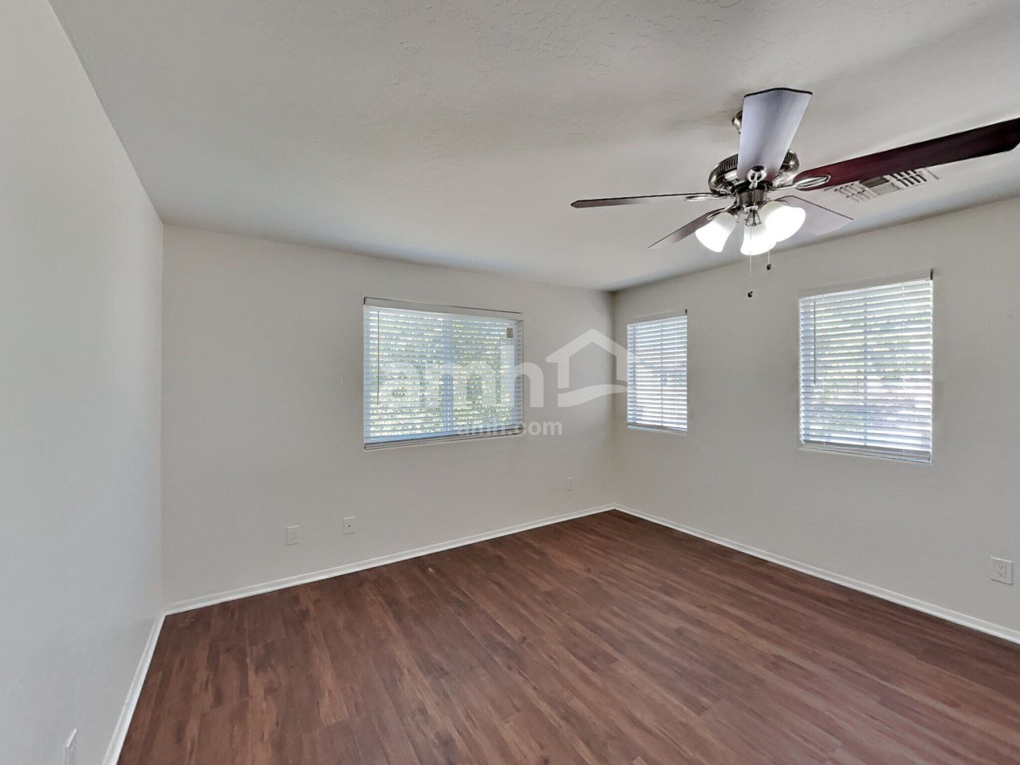Building Photo - 10123 E Isleta Ave