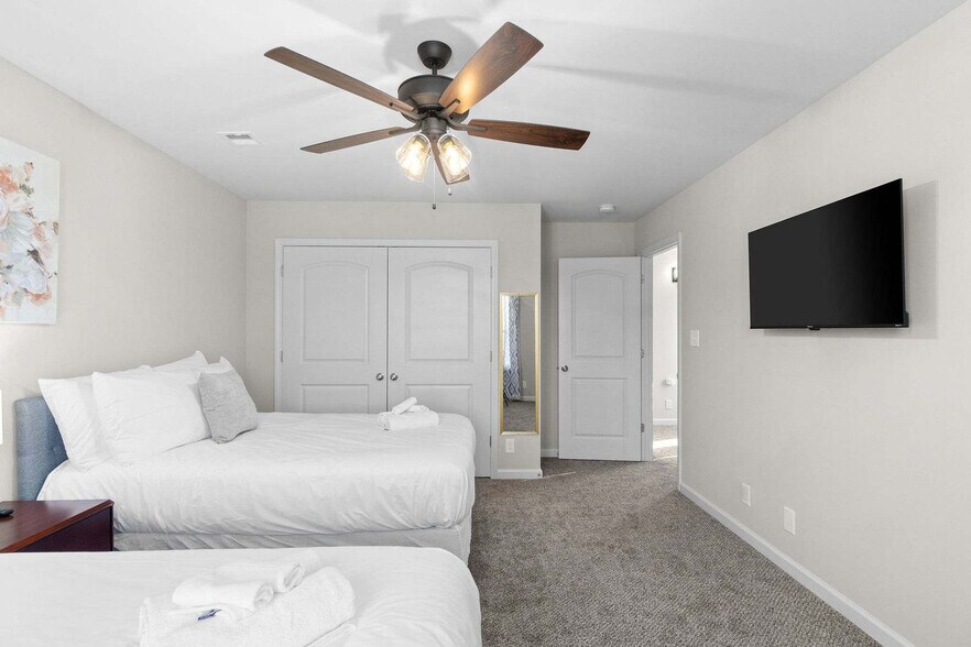 Building Photo - 867 Central Ave