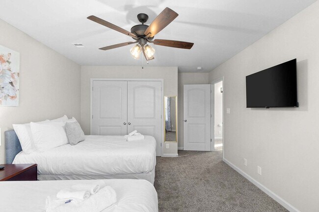 Building Photo - 867 Central Ave