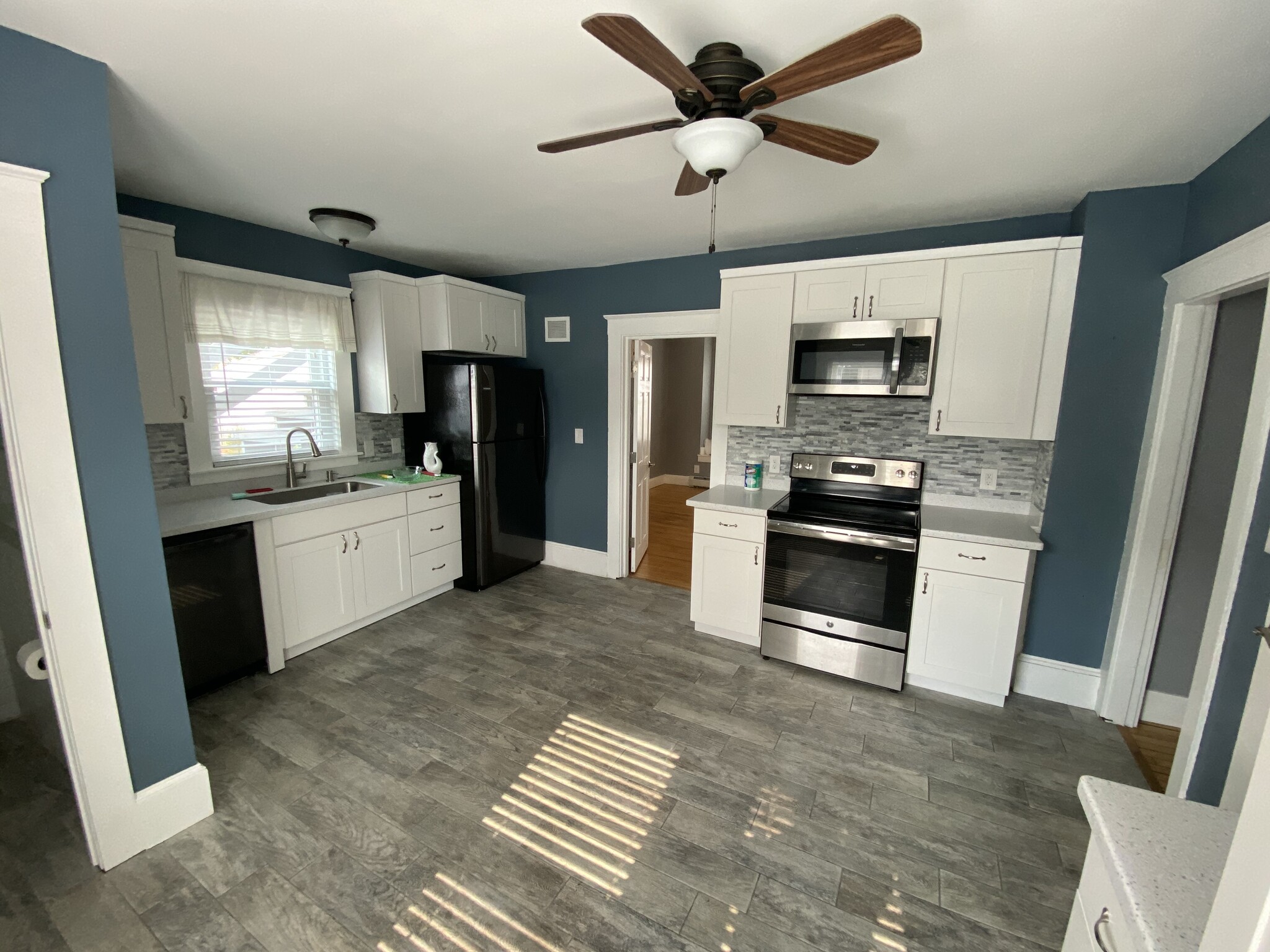 More kitchen pics - 2 1/2 Courtland St