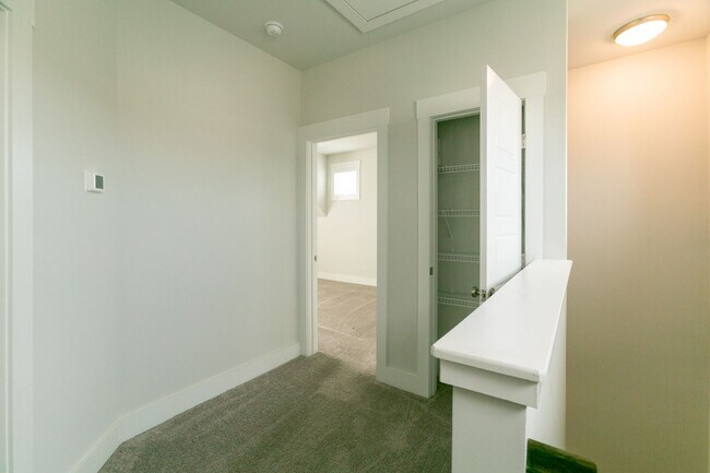 Building Photo - Beautiful 3 Bed/2.5 bath cottage in Chatham Park Available early September