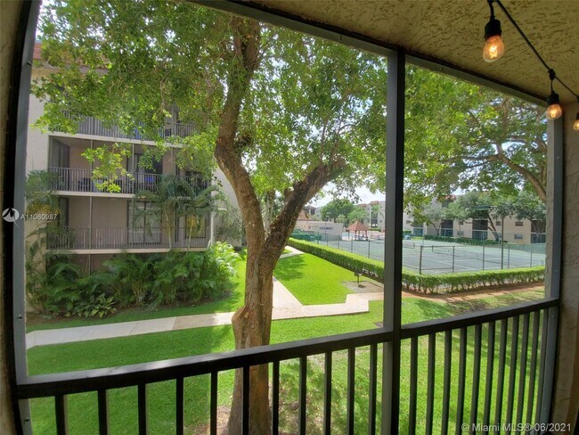 Building Photo - 10451 W Broward Blvd