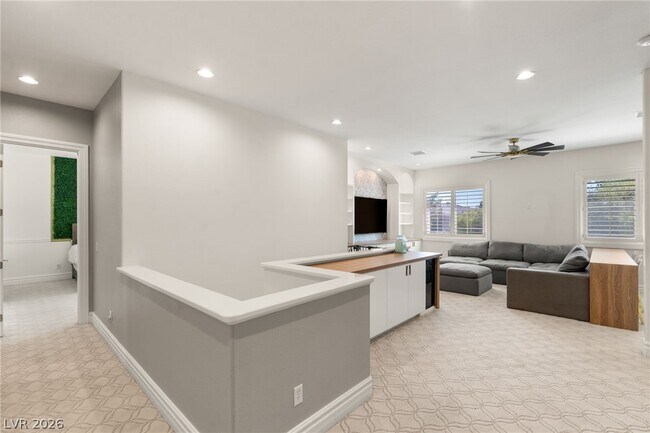 Building Photo - 2272 Coral Ridge Ave