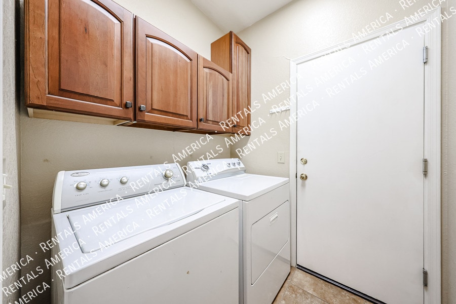 Building Photo - 16646 N 59th Pl