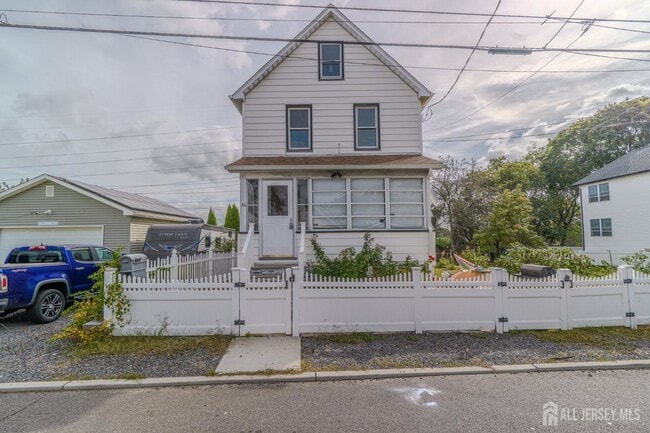 Primary Photo - 36 Smith St