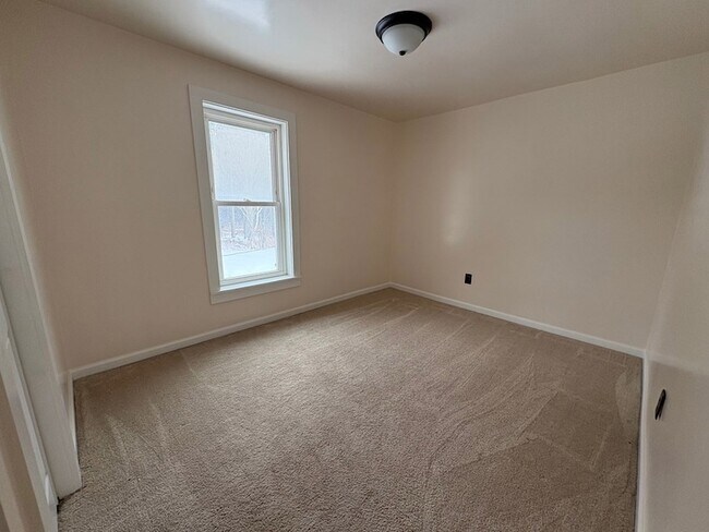 Building Photo - 237 Tiadaghton Hill Rd