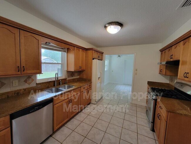 Building Photo - 1511 SE 40th Ct