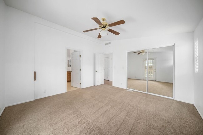 Building Photo - Large 3/2 Home in 55 & Older Community