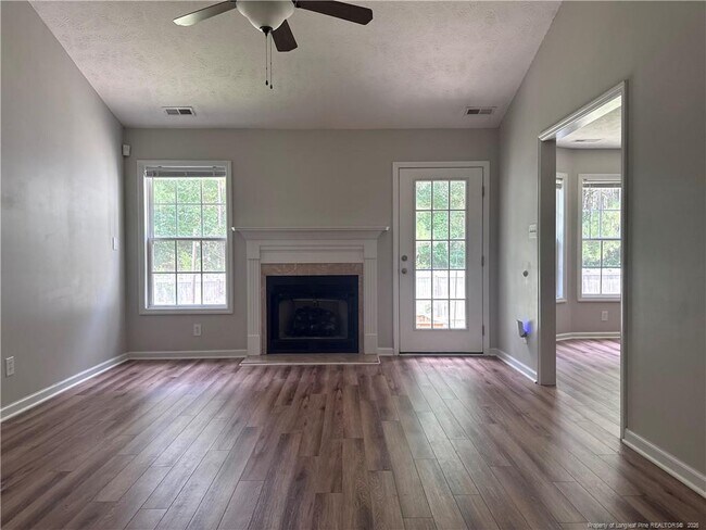 Building Photo - 206 Van Buren Dr