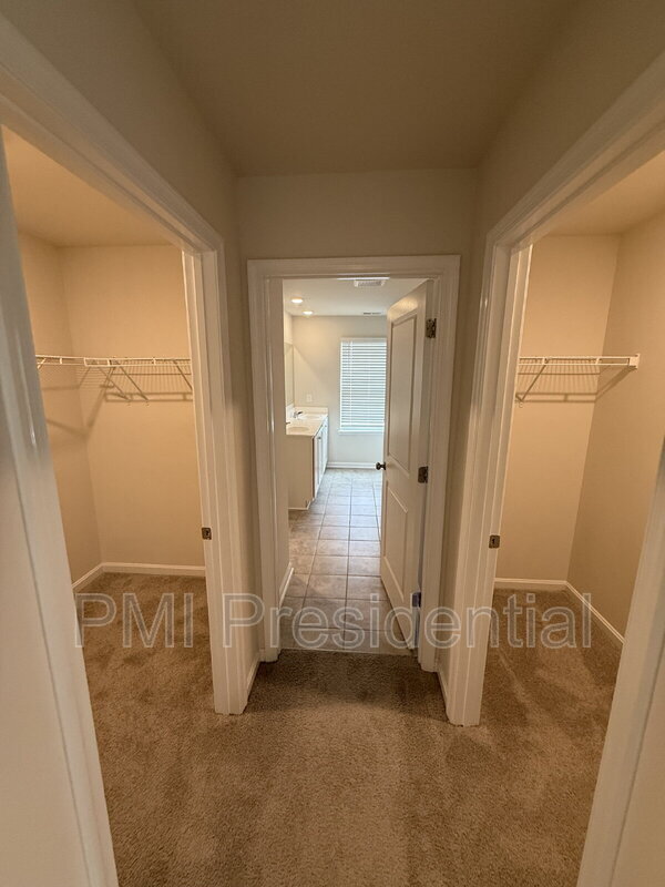 Building Photo - 11075 Chappell Crk Cir