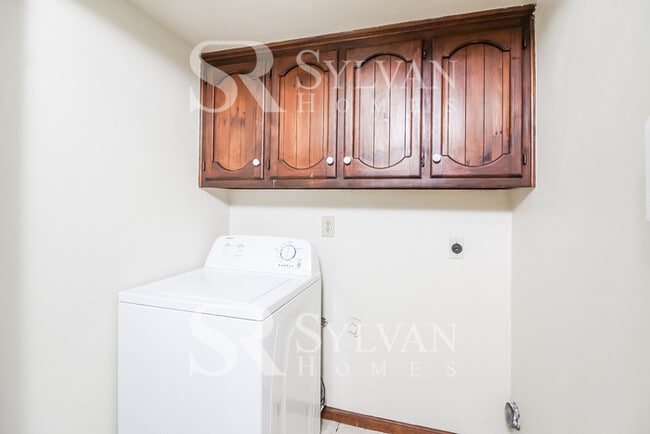 Building Photo - Find Your Oasis Here