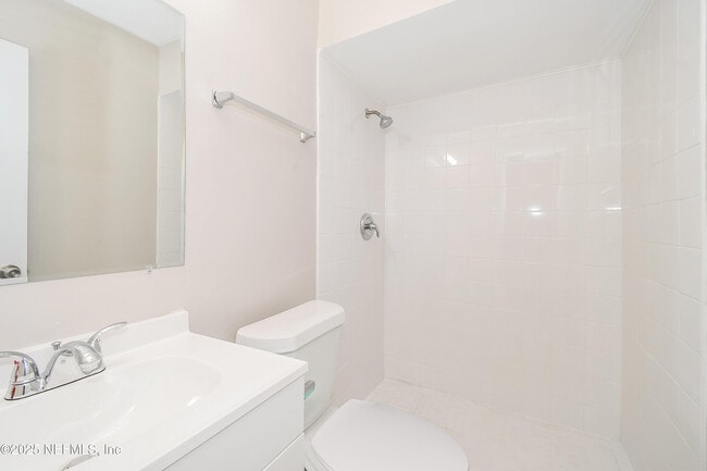 Building Photo - 1061 Grove Park Dr E