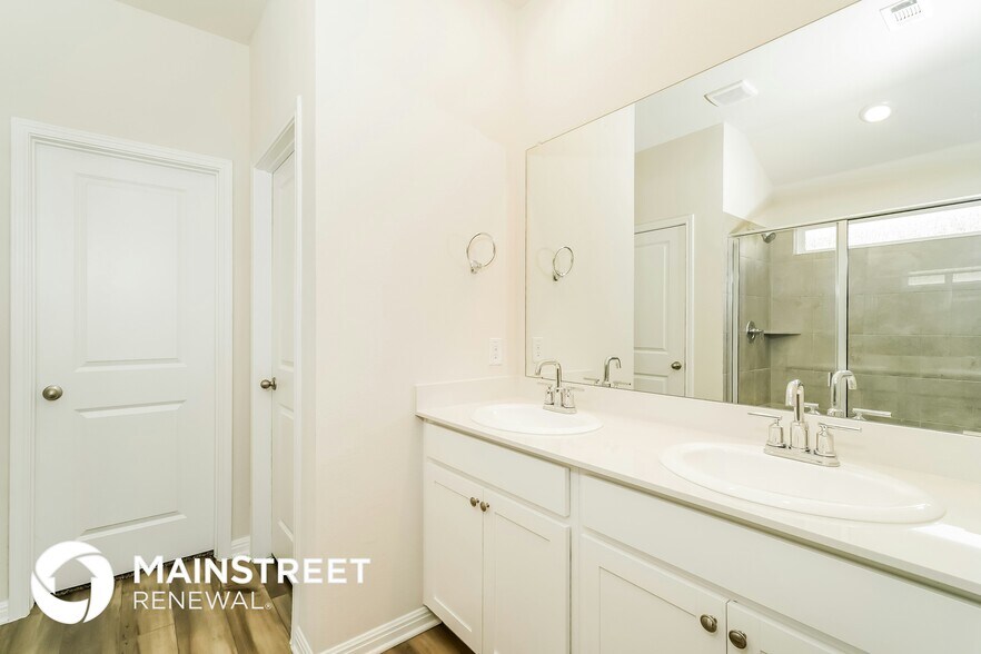 Building Photo - 200 Babblebrook Way