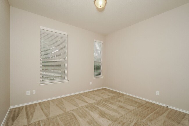 Building Photo - Gorgeous Home On Corner Lot